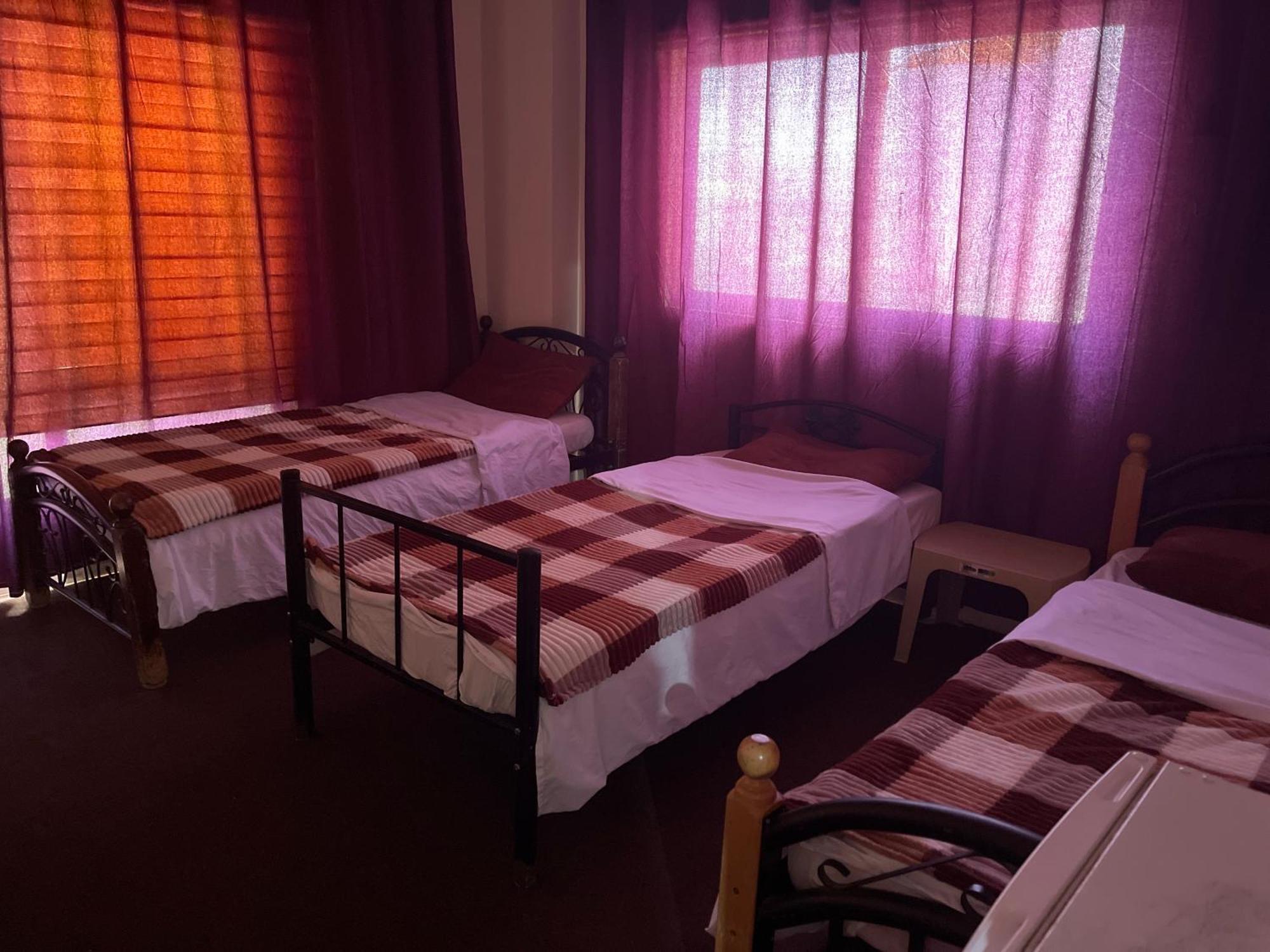 Pizza Street Hostel Akaba Eksteriør bilde